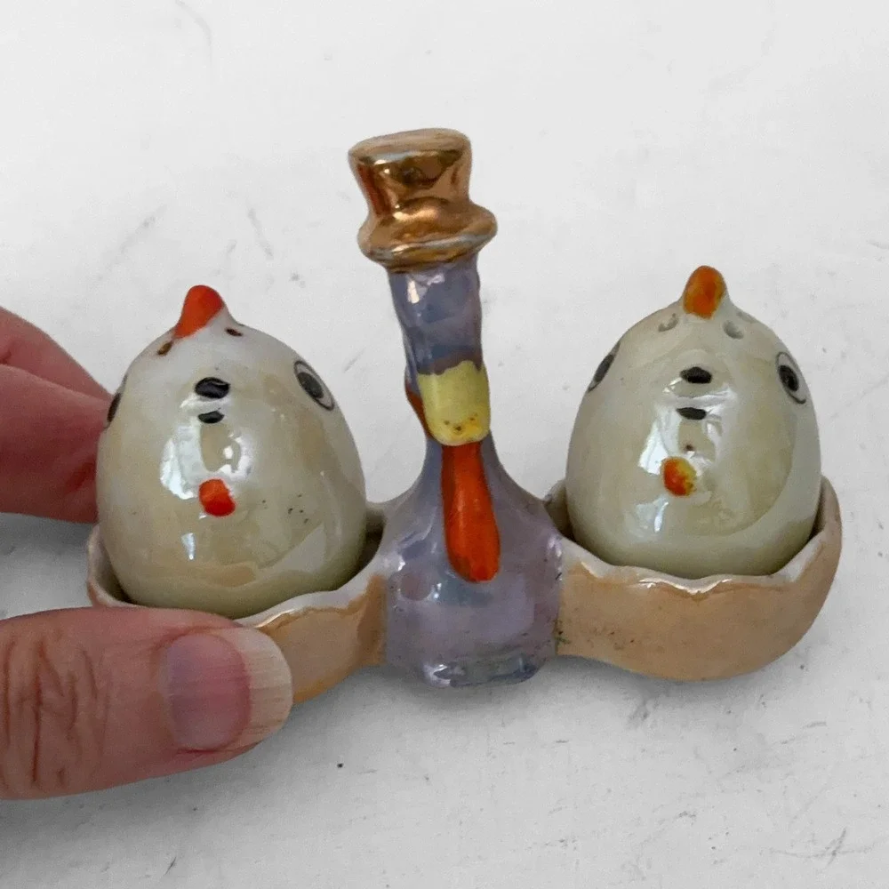 VTG Japan Lusterware Chick Egg Salt Pepper Shakers Duck Top Hat Mid Century